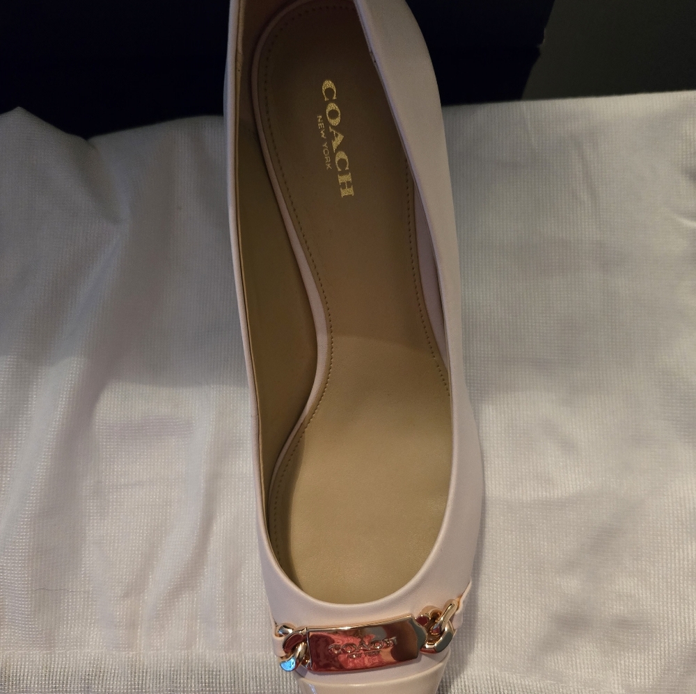 Coach Women's Ivory Pumps - Picture 7 of 9